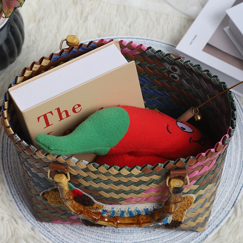 Pet dog basket - Woven craft sausage dog style - Portable basket for taking your dog out for walks. Fashionable craftsmanship - Essential for outings.