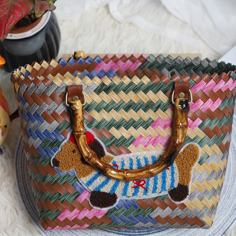 Pet dog basket - Woven craft sausage dog style - Portable basket for taking your dog out for walks. Fashionable craftsmanship - Essential for outings.